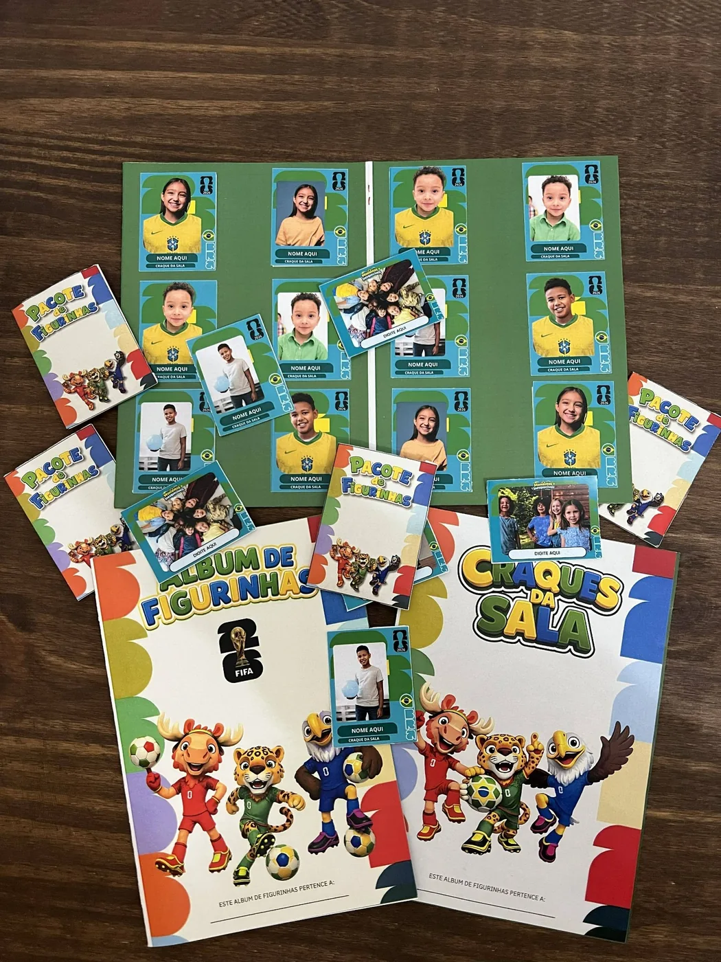 Álbum infantil da Copa com figurinhas e pacotinhos